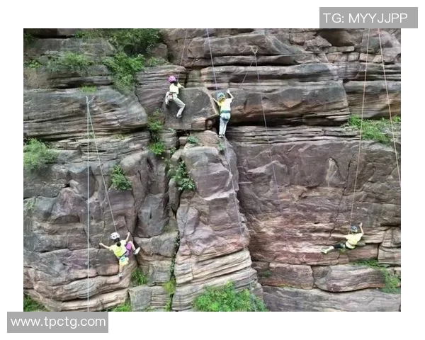 攀岩之路：张丽如何在高峰与挑战中找到自我与勇气